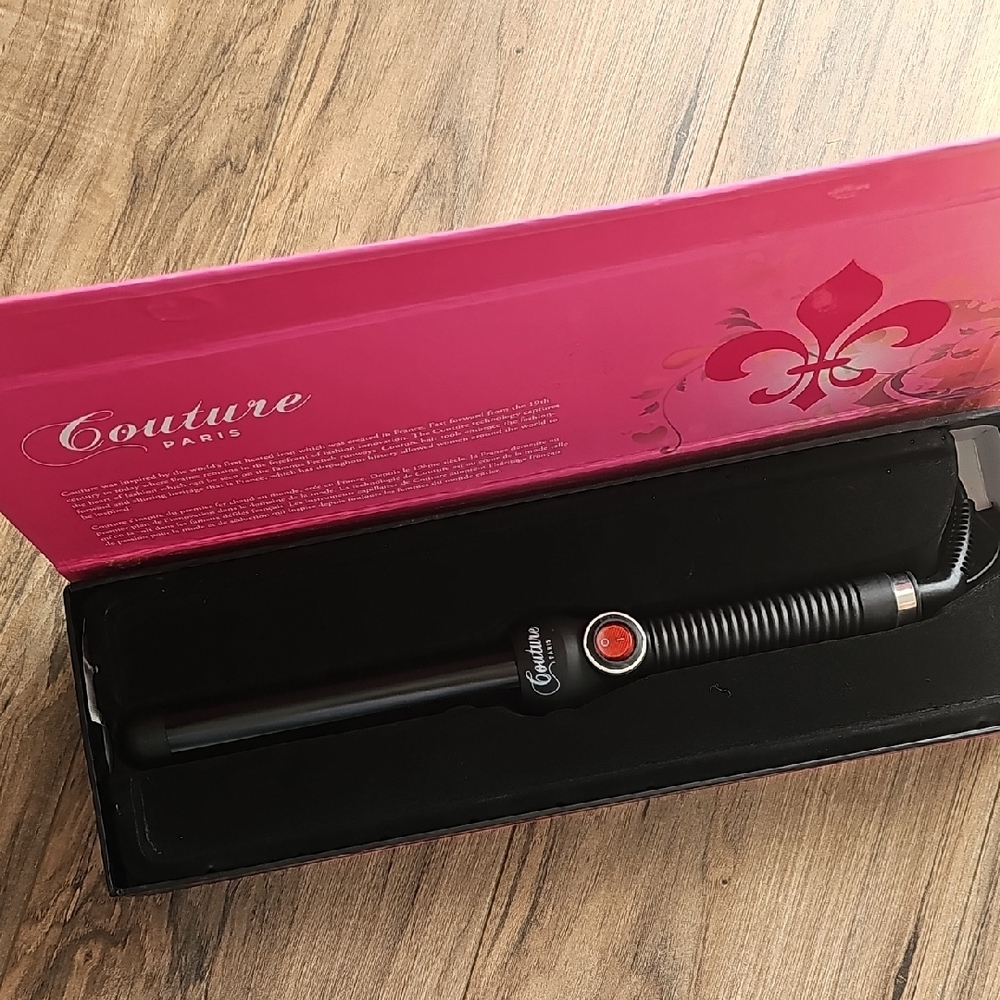 ✨️NWT✨️ Couture Paris Black Curling Wand
